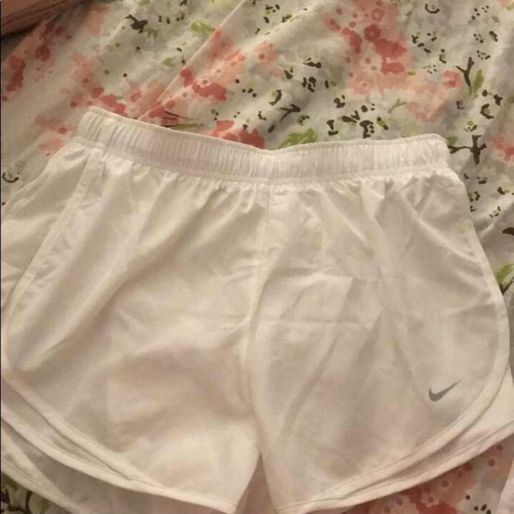 White nike shorts